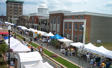 Lockport_Arts_Fest_on_Main_St.jpg