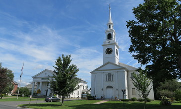 Town_Hall_and_First_Congregational_Church__Hadley_MA.jpg