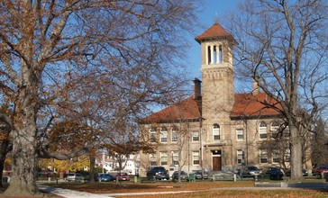 Clinton_Town_Hall_2005.jpg