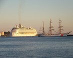 Royal_Caribbean_Cruise_Ship_and_the_Eagle.JPG