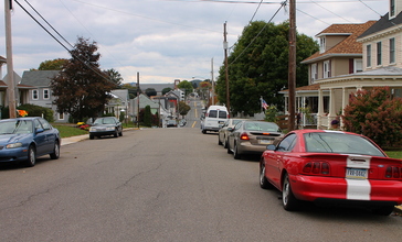 Main_Street_of_Ringtown__Pennsylvania.JPG