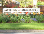 Town_Hall_Monroe_Connecticut.jpg