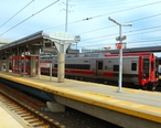 Stamford_Transportation_Center_Metro_North_Train.jpg
