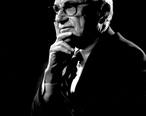 Portrait_of_Milton_Friedman.jpg
