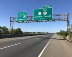 2018-07-08_09_06_36_View_south_along_Interstate_95__New_Jersey_Turnpike_Eastern_Spur__between_the_exit_for_the_New_Jersey_Turnpike_Western_Spur_and_Exit_17_in_Secaucus__Hudson_County__New_Jersey.jpg