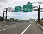 2018-06-20_09_22_32_View_south_along_Interstate_95__New_Jersey_Turnpike__just_north_of_Exit_13__Interstate_278__Elizabeth__Staten_Island__in_Elizabeth__Union_County__New_Jersey.jpg