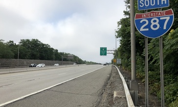 2018-07-28_08_26_47_View_south_along_Interstate_287_between_Exit_53_and_Exit_52_in_Riverdale__Morris_County__New_Jersey.jpg