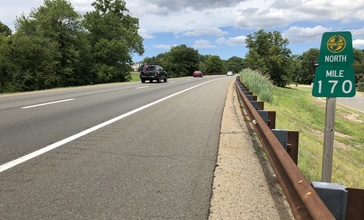 2018-07-21_12_58_35_View_north_along_New_Jersey_State_Route_444__Garden_State_Parkway__between_Exit_168_and_Exit_171_in_Woodcliff_Lake__Bergen_County__New_Jersey.jpg