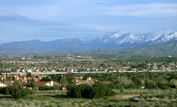 Palmdale_and_Mountains.jpg