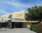Redwood_High_School__Larkspur__California_--_main_entrance.jpg