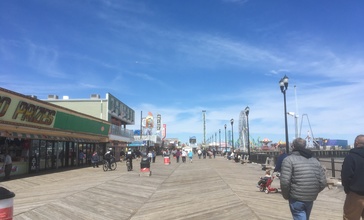 Seaside_Heights_boardwalk_looking_north_toward_Casino_Pier.jpg