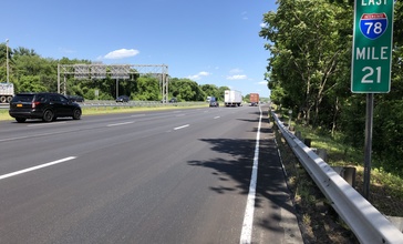 2018-06-14_14_53_22_View_east_along_Interstate_78__Phillipsburg-Newark_Expressway__between_Exit_18_and_Exit_24_in_Lebanon__Hunterdon_County__New_Jersey.jpg