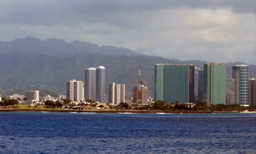 Honolulu_waterfront.JPG