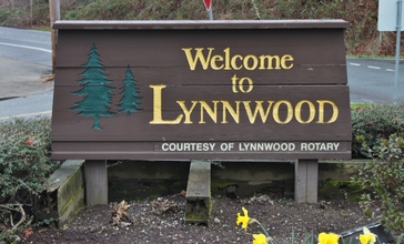 Lynnwood__WA_welcome_sign.jpg