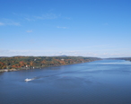 Bird_s-eye_view_of_Hudson_River_from_walkway_5.JPG