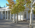 Le_Petit_Trianon__cropped_.jpg
