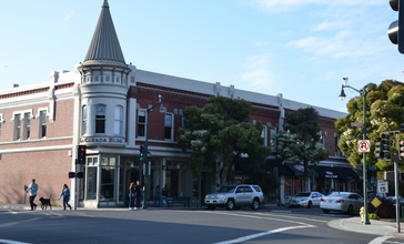 La_Canada_Building.jpg