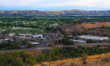 Yakima__Washington_as_seen_from_Lookout_Point.jpg