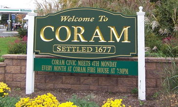 Welcome_sign_for_Coram__NY.jpg