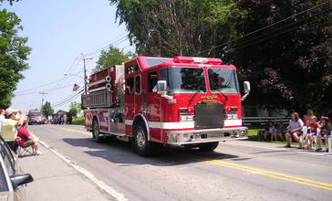 Argyle_NY_Fire-Rescue_Department_Fire_Engine_at_July_4th_Parade.jpg