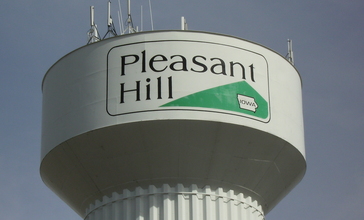Pleasant_Hill_water_tower.JPG