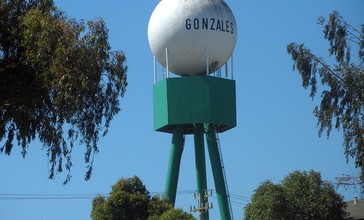 Gonzales_water_tower.jpg