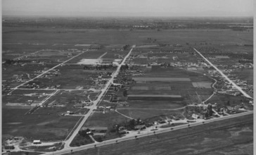 Olivehurst__Sutter_County__California._Another_air_view_of_Olivehurst_tract_looking_west._-_NARA_-_521590.jpg