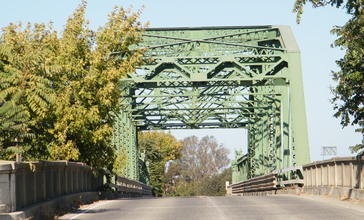 San_Joaquin_River_Bridge_at_Mossdale_Crossing__San_Joaquin_County_CA_USA_September_2012.JPG
