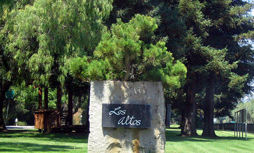 Los_Altos_entrance_sign_2a.jpg