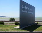 U.S._Port_of_Entry__Blaine__Washington__2013__-_3.JPG