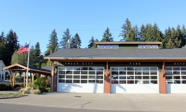 Fire_department_-_Falls_City_Oregon.jpg