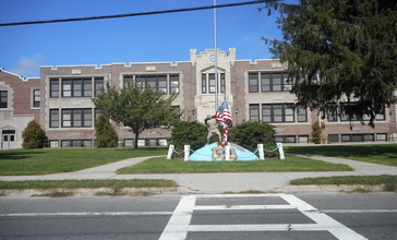 Eastport_Elementary_School_from_Montauk_Hwy.JPG