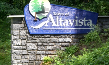 Altavista__Virginia_town_sign.JPG