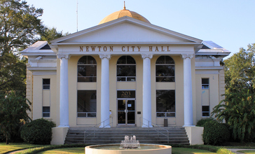 Newton_Mississippi_City_Hall_2015.jpg