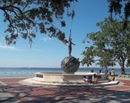 Jax_FL_Memorial_Park_statue1-05.jpg