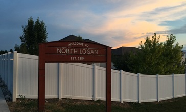 Welcome_sign_to_North_Logan__Jun_2018.jpg