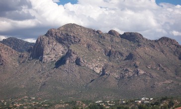 Pusch_Ridge_from_Oro_Valley.jpg