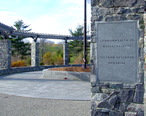 Massachusetts_Vietnam_Memorial-entrance.jpg