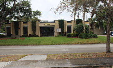 Cape_Canaveral_City_Hall.JPG
