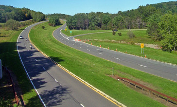 Taconic_State_Parkway_from_NY_217_in_Ghent__NY.jpg