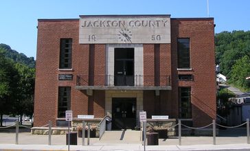 Jackson_County__Kentucky_courthouse.jpg