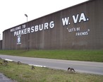 Parkersburg_West_Virginia_floodwall.jpg