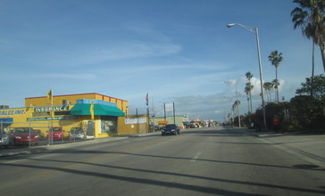 Palm_Ave-Hialeah_-_panoramio.jpg