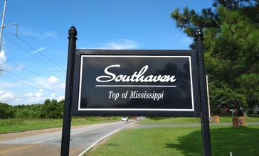 Southaven_Top_Of_Mississippi_sign.jpg