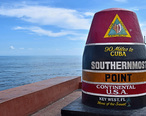 Southernmost_Point_an_der_Südküste_von_Key_West.jpg