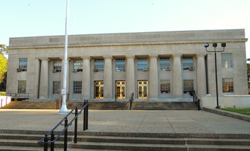 Elmore_County_Alabama_Courthouse.JPG