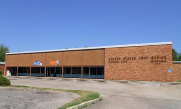 Phenix_City_Alabama_Post_Office.JPG