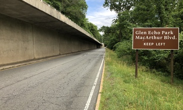 2019-06-18_16_24_12_View_southeast_along_the_Clara_Barton_Parkway_between_the_exit_for_Cabin_John_and_the_exit_for_MacArthur_Boulevard_in_Glen_Echo__Montgomery_County__Maryland.jpg