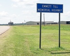 Emmett_Till_Memorial_Highway.jpg
