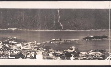 Panorama_of_Douglas__Alaska__1914.jpg